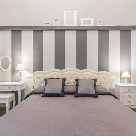 فندق مبيت وإفطار Le Villanelle 4*